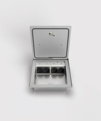 Bodentank 2004A mit 4 Schuko Steckdosen Deckel offen