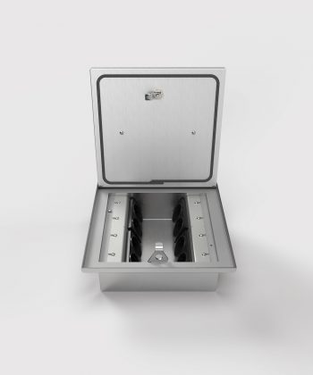 Bodentank 2008A ausgebaut Deckel offen acht Schukos