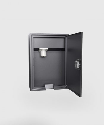 Wandverteiler 5623N1 mit Notstrom-Einspeisung Ansicht frontal Tür geöffnet CEE 63A Kabelauslass offen