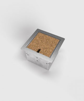 Bodensteckdose 8501B Deckel mit Kabelauslass geschlossen mit Bodenbelag