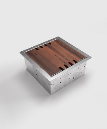 Hohlbodentank 8508B Deckel geschlossen mit Bodenbelag und Kabelauslässen