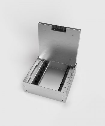 Bodentank 8912B ausgebaut mit 12 Schuko-Steckdosen Deckel offen mit Kabelauslass